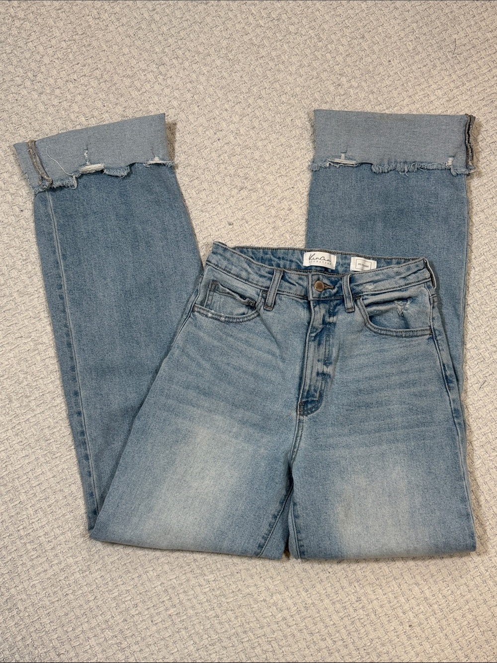 KanCan Signature #VBK2113S 90’s Straight Frayed Hems Jeans Light Wash Size 25